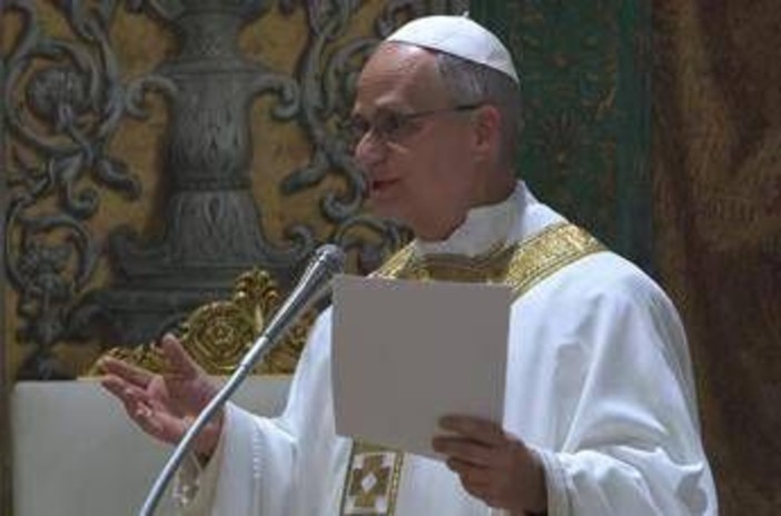 Papa Leone XIV, prima omelia: &quot;Chi crede deriso, a fede si preferisce denaro e successo&quot;