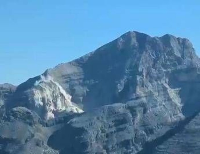 Frana sulle Tofane, escursionista salvata da eliambulanza