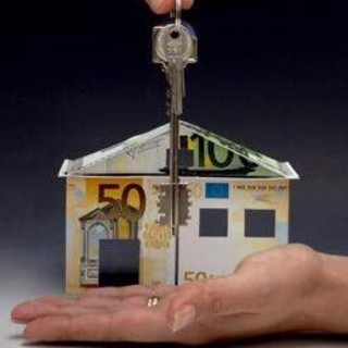 Manovra, cedolare secca per affitti brevi sale al 26%: cosa significa Manovra, cedolare secca per affitti brevi sale al 26%: cosa significa