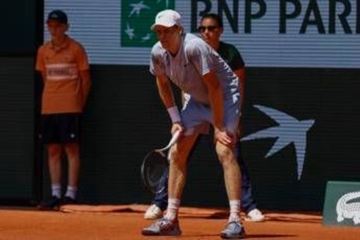 Roland Garros e non solo, quando Sinner perde contro... il caldo e gli infortuni