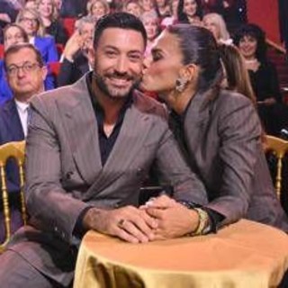 Bianca Guaccero compie 45 anni, gli auguri speciali di Giovanni Pernice Bianca Guaccero compie 45 anni, gli auguri speciali di Giovanni Pernice
