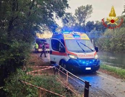 Milano, ondata di maltempo: una donna muore colpita da un albero