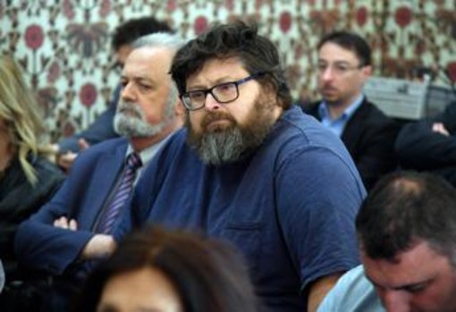 Adinolfi arrestato, il gip: "Soldi spesi in beni di lusso, viaggi, quadri e barche" Adinolfi arrestato, il gip: "Soldi spesi in beni di lusso, viaggi, quadri e barche"
