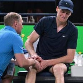 Sinner e i crampi a Shanghai, medico-fisiatra: "Cosa fare per prevenirli" Sinner e i crampi a Shanghai, medico-fisiatra: "Cosa fare per prevenirli"