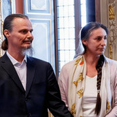 Fuori dal coro, oggi 24 maggio: intervista esclusiva a Nathan, padre della 'famiglia nel bosco' Fuori dal coro, oggi 24 maggio: intervista esclusiva a Nathan, padre della 'famiglia nel bosco'
