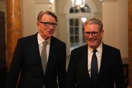 Rapporti con Epstein, Starmer licenzia l'ambasciatore Gb in Usa Peter Mandelson