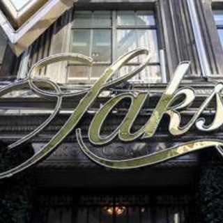 Saks in crisi, il colosso Usa dei grandi magazzini di lusso presenta istanza fallimento Saks in crisi, il colosso Usa dei grandi magazzini di lusso presenta istanza fallimento