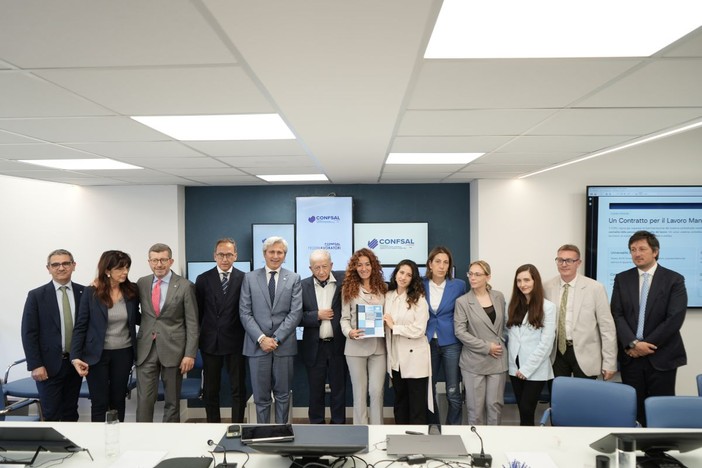 Ccnl manifatturiero, firmato nuovo contratto per 17 comparti produttivi Ccnl manifatturiero, firmato nuovo contratto per 17 comparti produttivi