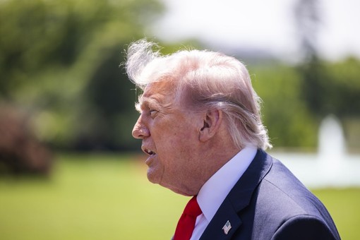 Trump “Iran spazzato via se attacca navi Usa”