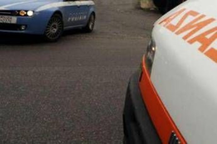 Tir travolge due operai sull'autostrada, un morto e un ferito grave Tir travolge due operai sull'autostrada, un morto e un ferito grave