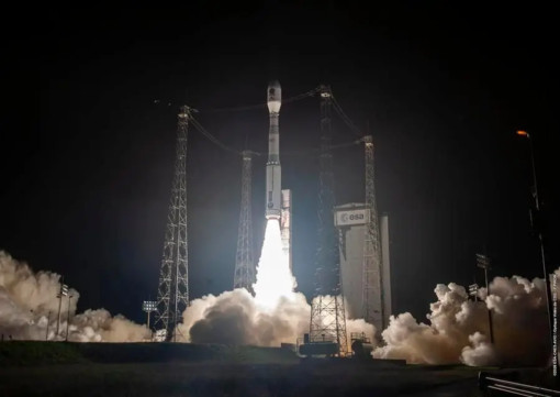 Il satellite cinese-europeo Smile invia le prime immagini dallo spazio Il satellite cinese-europeo Smile invia le prime immagini dallo spazio
