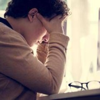 Ictus in aumento nei giovani: fattori di rischio, screening e prevenzione