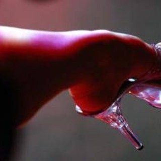 Stretta sul porno online, scatta obbligo verifica maggiore età per accedere a 48 siti web