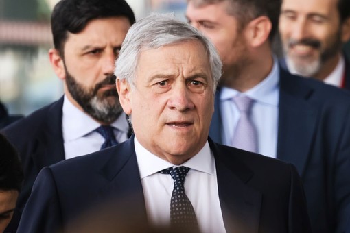 Immigrazione, Tajani “Rafforzare Frontex e creare hub per rimpatri in Africa”