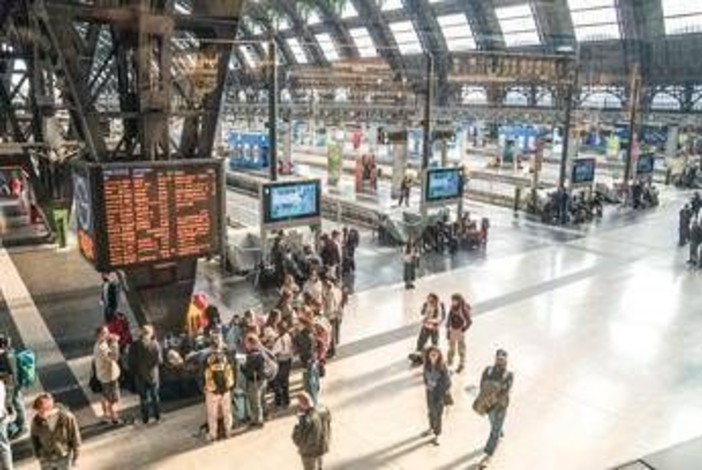 Sciopero treni 11 giugno, sospesa la protesta dei sindacati confederali: resta il nodo delle altre agitazioni Sciopero treni 11 giugno, sospesa la protesta dei sindacati confederali: resta il nodo delle altre agitazioni