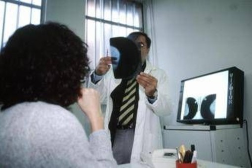 Tumori, donne operate al seno: &quot;Per farmaci il 41% dei costi da noi sostenuti&quot;