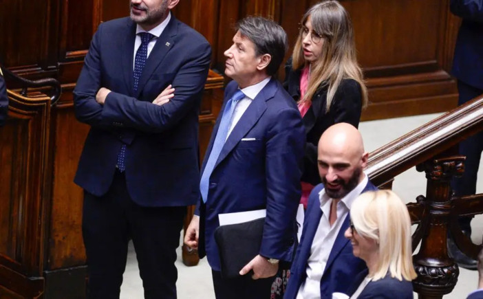 Conte “Legge elettorale vestito per rimanere incollati alle poltrone”