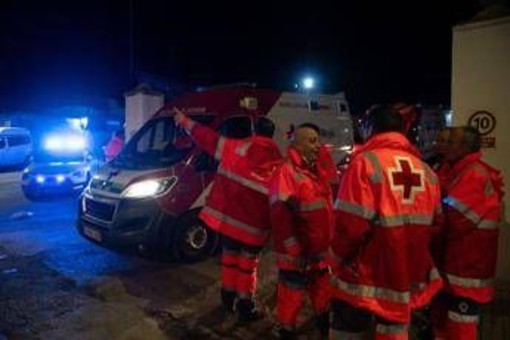 Scontro tra due treni ad alta velocità in Spagna, almeno 24 i morti Scontro tra due treni ad alta velocità in Spagna, almeno 24 i morti