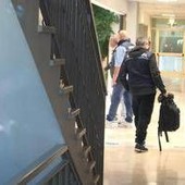 Giallo Pietracatella, agenti in un liceo di Campobasso: continua la caccia al computer Giallo Pietracatella, agenti in un liceo di Campobasso: continua la caccia al computer