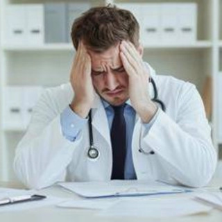 Aiom, in Italia 8 giovani oncologi su 10 colpiti da burnout