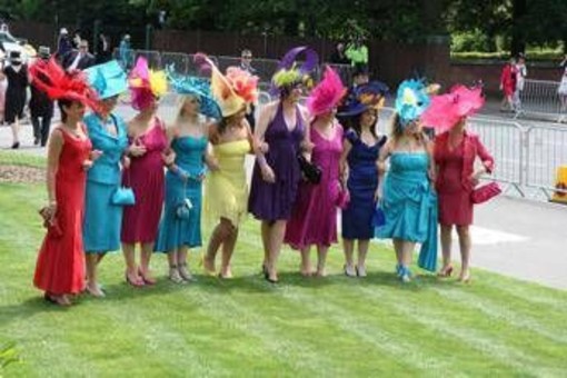 Indossi uno di questi tre colori? Secondo gli psicologi potresti essere più intelligente Indossi uno di questi tre colori? Secondo gli psicologi potresti essere più intelligente