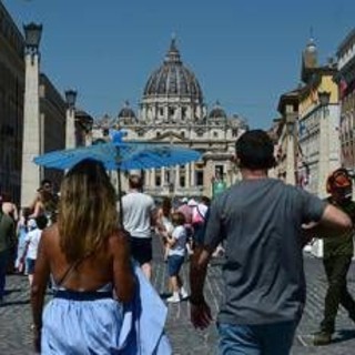 Caldo record non molla l'Italia, 18 città da bollino rosso oggi e domani