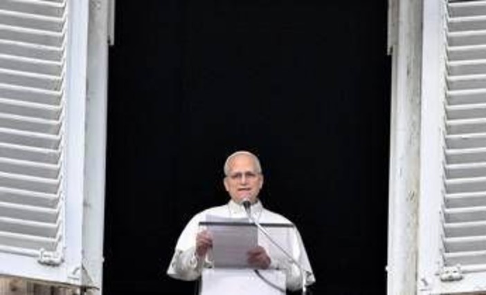 Papa all'Angelus: "Spesso ridicolizzato chi oggi crede alla pace e ha scelto via disarmata"