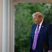 Trump, il sondaggio è un disastro: presidente bocciato su guerra, economia e immigrazione Trump, il sondaggio è un disastro: presidente bocciato su guerra, economia e immigrazione