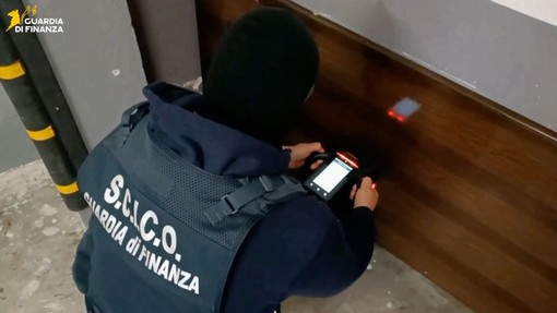 Maxi operazione internazionale antimafia, 30 arresti e 21 milioni sequestrati Maxi operazione internazionale antimafia, 30 arresti e 21 milioni sequestrati