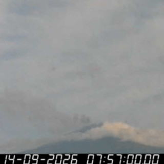 Etna in eruzione, nuovi disagi all'aeroporto di Catania: voli in arrivo sospesi fino alle 16
