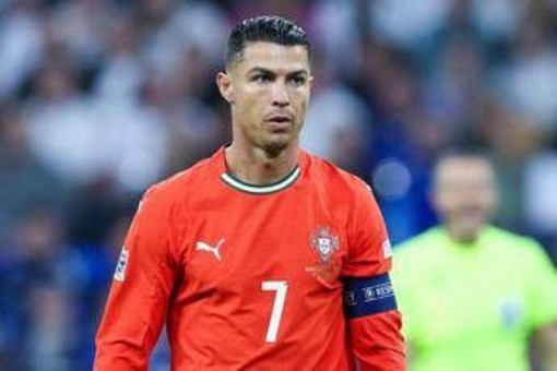 Cristiano Ronaldo, patrimonio record: è il primo calciatore miliardario Cristiano Ronaldo, patrimonio record: è il primo calciatore miliardario