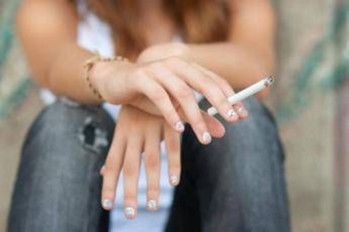 Tumori, almeno 1 sigaretta per 17% adolescenti, Aiot: &quot;A scuola prevenzione cancro polmone&quot;