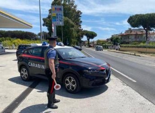 Ardea, rapina a distributore: benzinaio ucciso a coltellate. E' caccia ai criminali