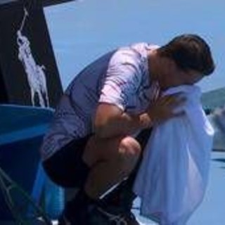 Darderi, malessere e vomito agli Australian Open. Poi spacca la racchetta Darderi, malessere e vomito agli Australian Open. Poi spacca la racchetta