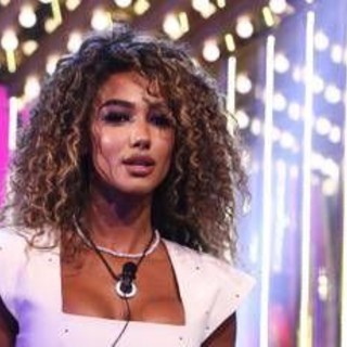 Samira Lui a Verissimo, chi è la valletta de 'La ruota della fortuna'