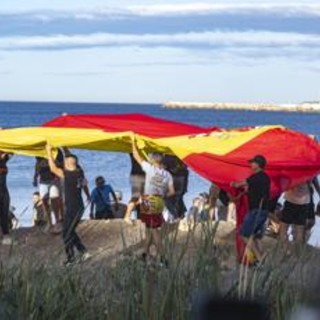 Crisi migranti a Ceuta, la Spagna chiede il sostegno dell'Europa. Piantedosi: "Il 31 decideremo" Crisi migranti a Ceuta, la Spagna chiede il sostegno dell'Europa. Piantedosi: "Il 31 decideremo"