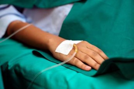 "Ho dolori pazzeschi", c'è un'anguilla viva nell'intestino: il caso (quasi) unico al mondo "Ho dolori pazzeschi", c'è un'anguilla viva nell'intestino: il caso (quasi) unico al mondo