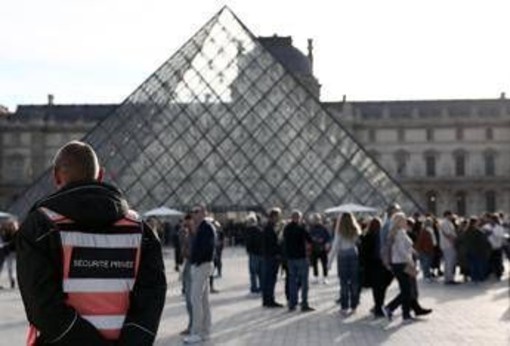 Furto al Louvre, media: &quot;Arrestato terzo sospetto&quot;