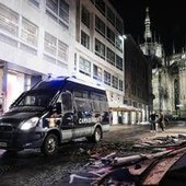 Scontri a Milano, perquisizioni per 100 persone: 51 sono minorenni. Città blindata per sabato Scontri a Milano, perquisizioni per 100 persone: 51 sono minorenni. Città blindata per sabato