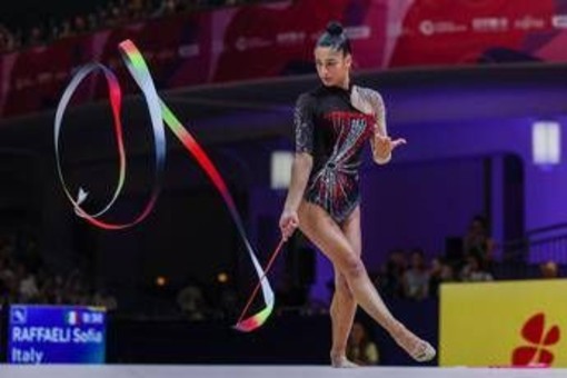 Raffaeli bronzo ai mondiali di ritmica, l'azzurra qualificata per i Giochi di Los Angeles