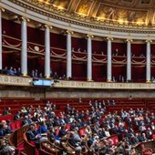 Francia, "diritto aiuto a morire" è legge. Macron: "Impegno mantenuto"