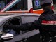 Napoli, accoltella la moglie e si barrica in casa con i figli: arrestato