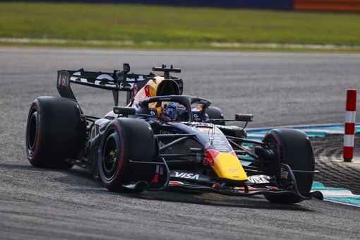 A Singapore Verstappen vince la Sprint davanti a Hamilton e Leclerc