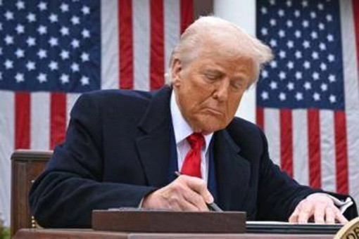Dazi congelati, qualcuno ha spiegato a Trump che si stava facendo male da solo