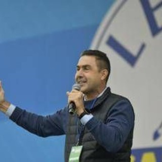 Vannacci 'riscrive' le leggi razziali: bufera social, endorsement di Caio Mussolini