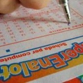 Superenalotto, numeri combinazione vincente oggi 13 marzo